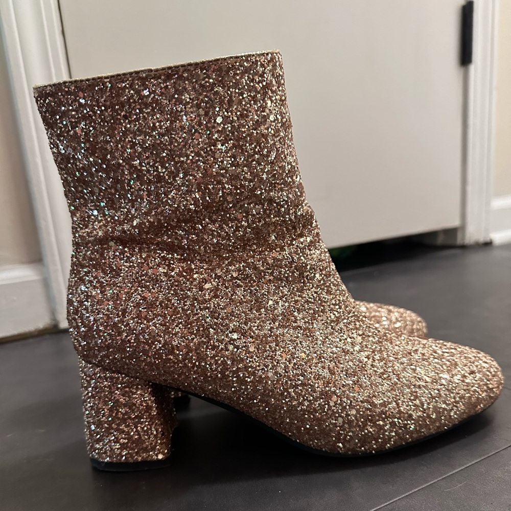 GoLd ✨ sPaRkLe HEEEELS!!!! - Picture 7 of 8